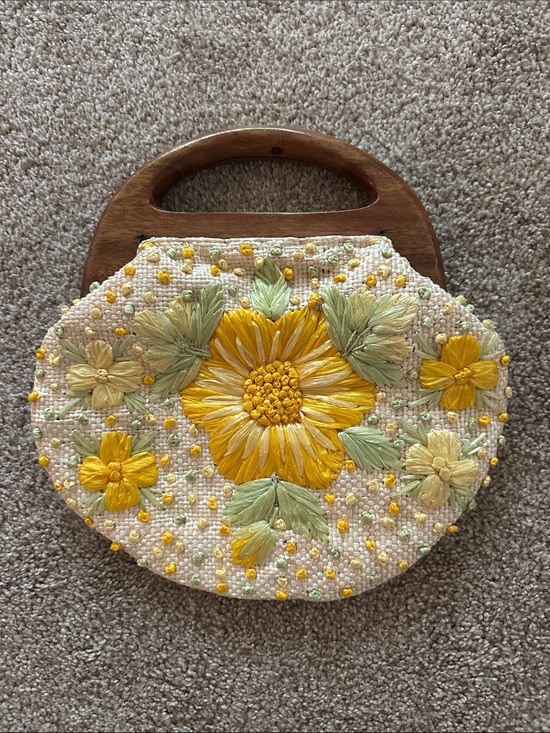 Handbags - Vintage Raffia Straw Floral Handbag | Purse with Wood Handles |